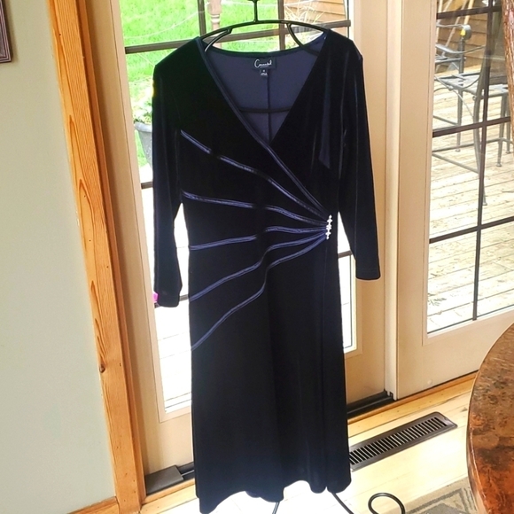 Connected Apparel Navy Blue Velour Vneck Event Accented Midi Sz. 12 Dress - Picture 1 of 11